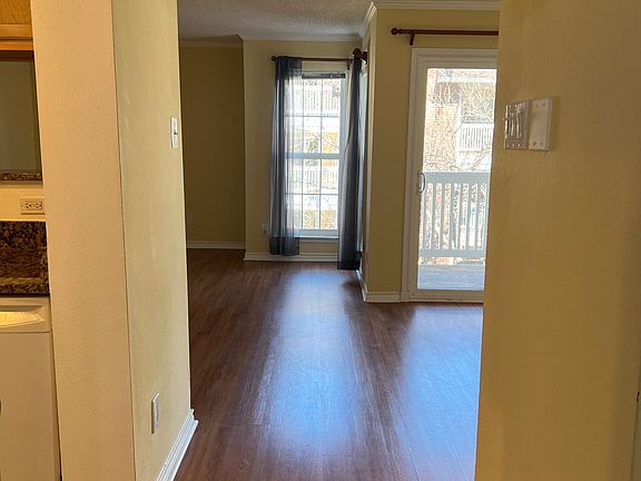 2nd image of 1524 Lincoln Way APT 227