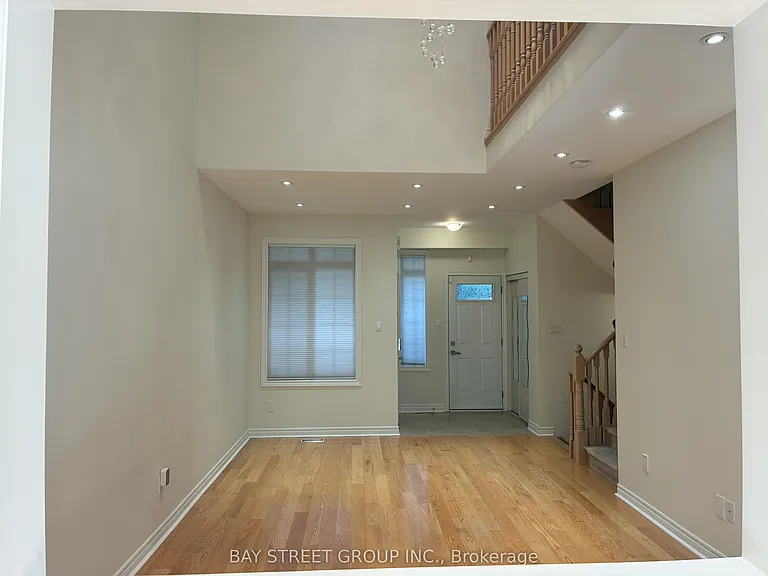 85 Kimono Cres — Photo 11