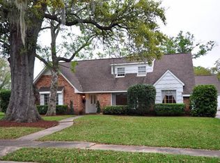 125 Clover St, Lake Jackson, TX 77566