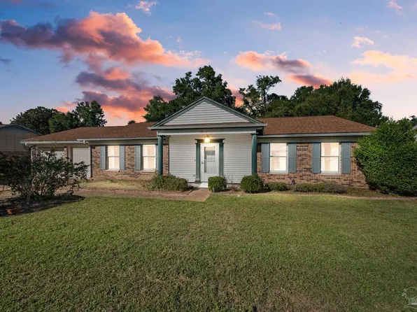 4820 Balmoral Dr, Pensacola, FL 32504