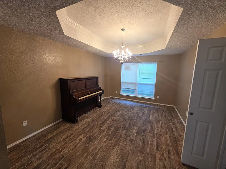 1820 Springmont Dr — Photo 8