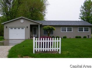 415 W Tremont St, Waverly, IL 62692