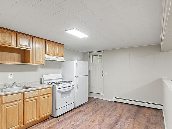 2nd image of 1122 Throgmorton Ave