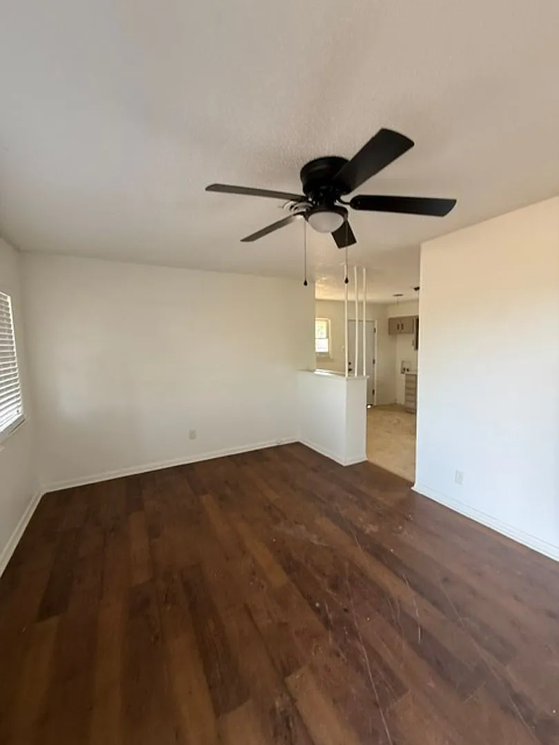 917 N Danville Drive — Photo 2