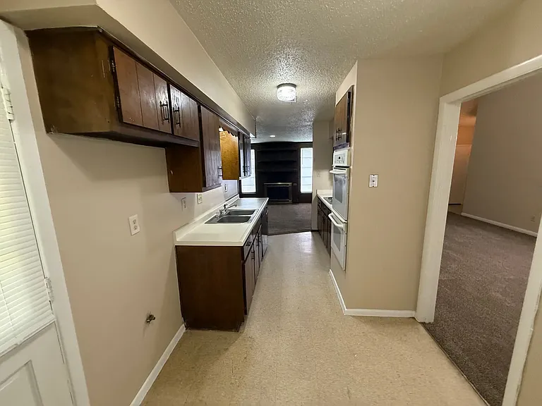 2250 Birken Dr — Photo 6