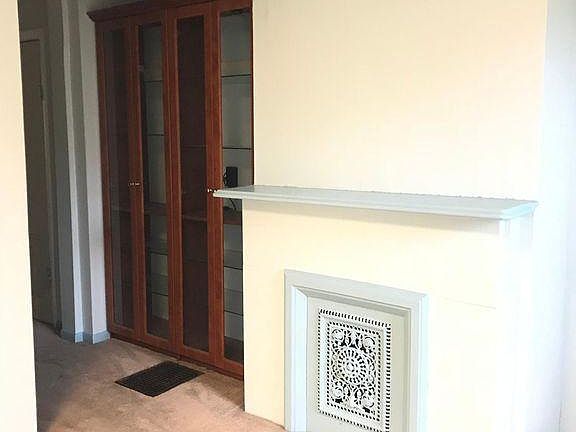 4th image of 1917 Mills Ave #1