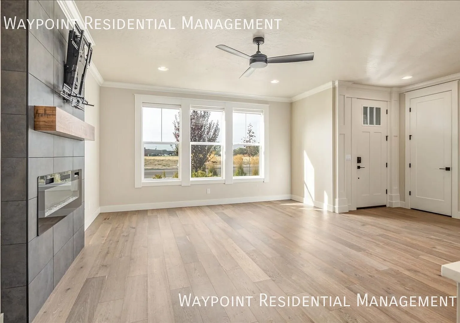 Modern Pine 43 Townhome With Flexible Office, Bonus Space & Community Amenities — Photo 4