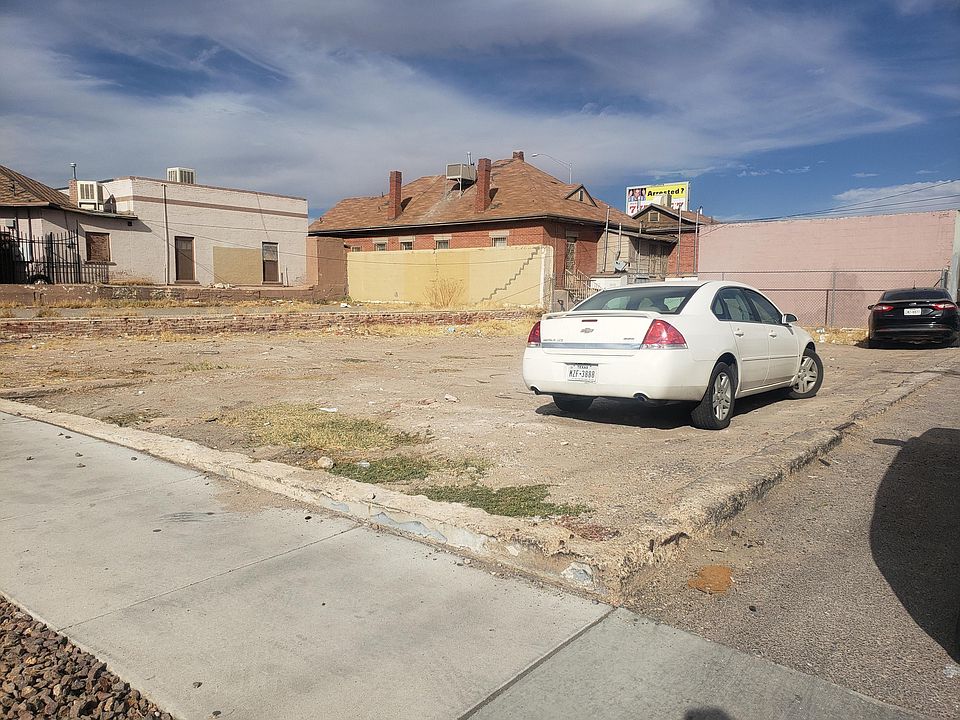 2nd image of 1212 N Copia St