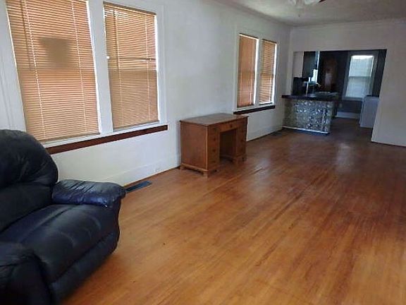 3rd image of 3513 NE Brevis St