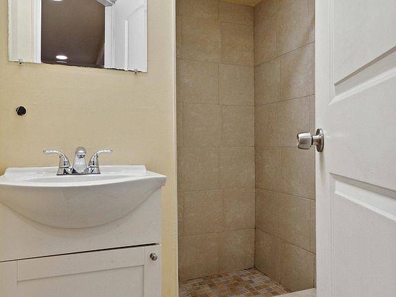 2nd image of 1821 N Bouvier St #1