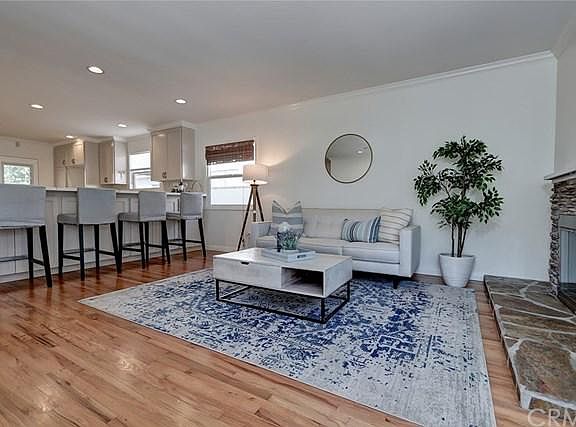 5th image of 429 N Paulina Ave