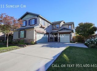 711 Suncup Cir, Hemet, CA 92543