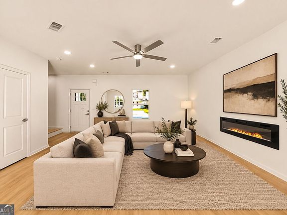 4th image of 317 Goldenrod Dr
