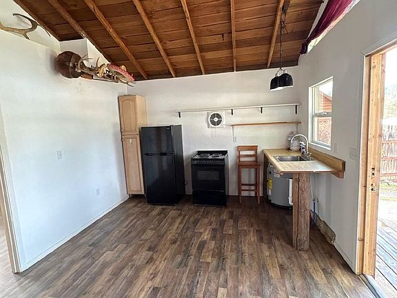 5th image of 60 Mulligan St