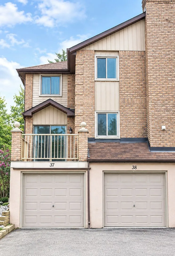 3 bed, $2,900 — Photo 1