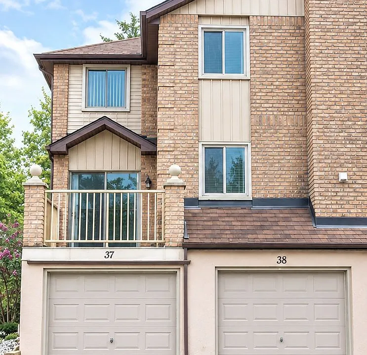 38 Elora Dr #38