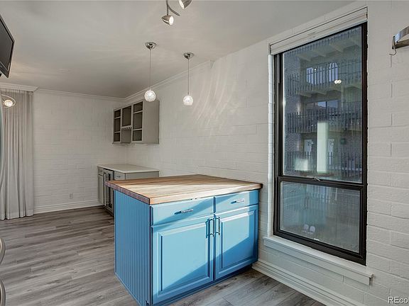 4th image of 460 S Marion Parkway #706