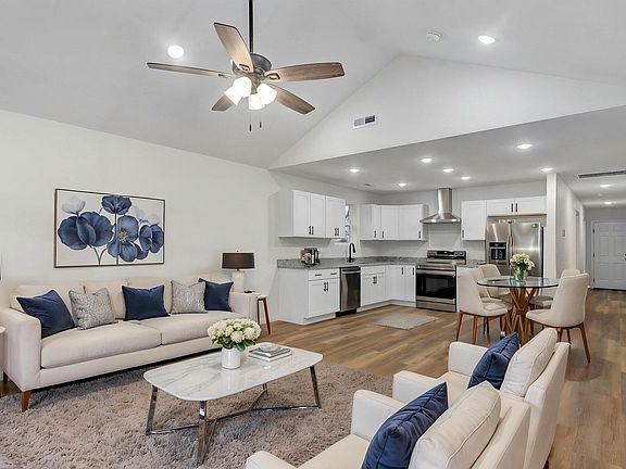 4th image of 1113 E Smith Street