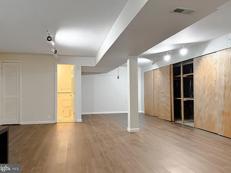 20797 Red Rose Ct — Photo 41