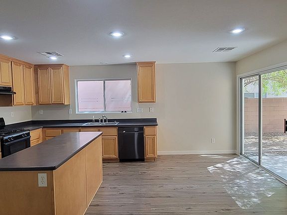 3rd image of 8364 Oppenheimer St