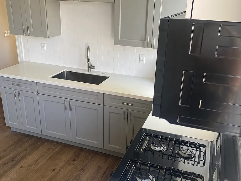 437 Coronado Ter #1/2 — Photo 12