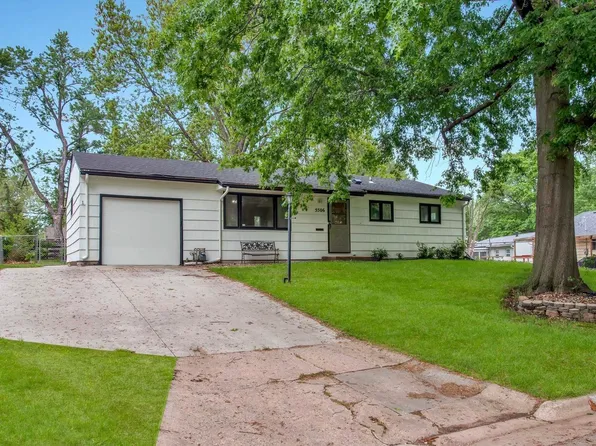 5506 SW 15th Ter, Topeka, KS 66604