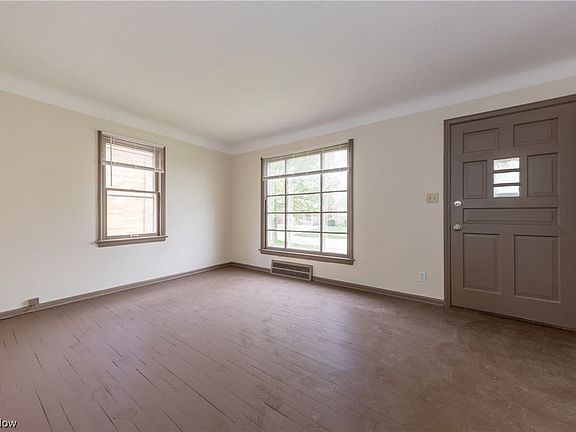 3rd image of 4111 Wood Ave