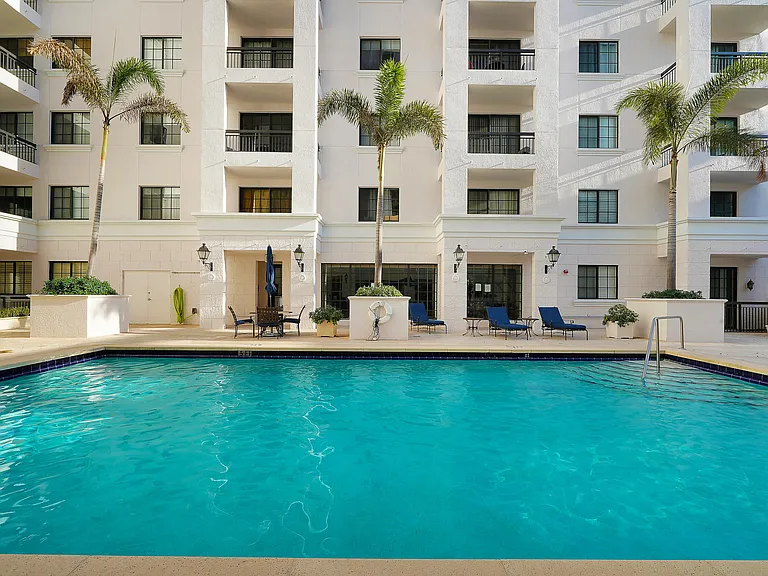 233 S Federal Hwy #425 — Photo 40