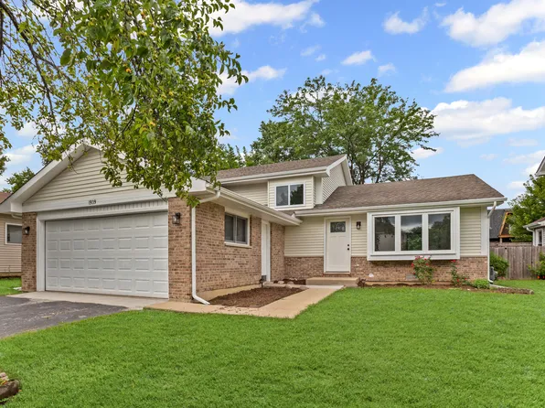 1939 Aspen Dr, Hanover Park, IL 60133