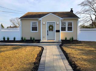 152 16th St, West Babylon, NY 11704