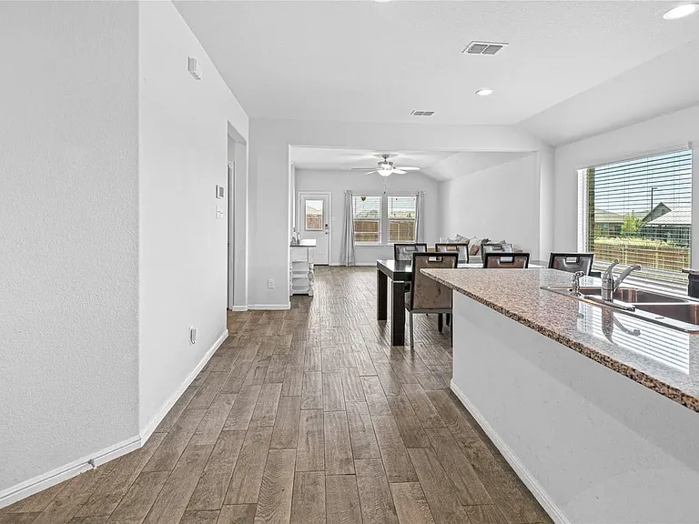 9300 Fox Hill Dr — Photo 7