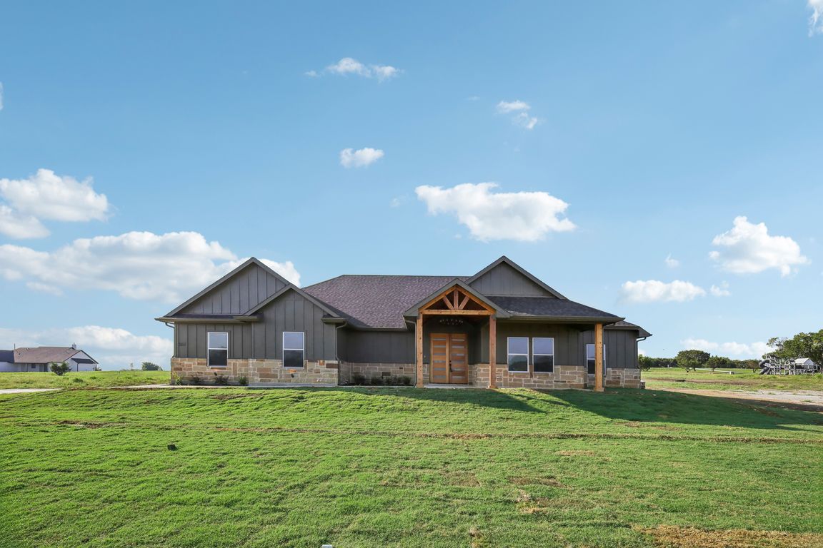 Buffalo Ridge Cir-001.jpg