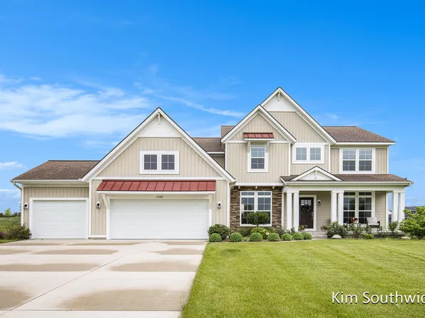 12285 Apple Cart Ln, Lowell, MI 49331