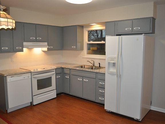 4th image of 1016 N Fairlawn West Cir