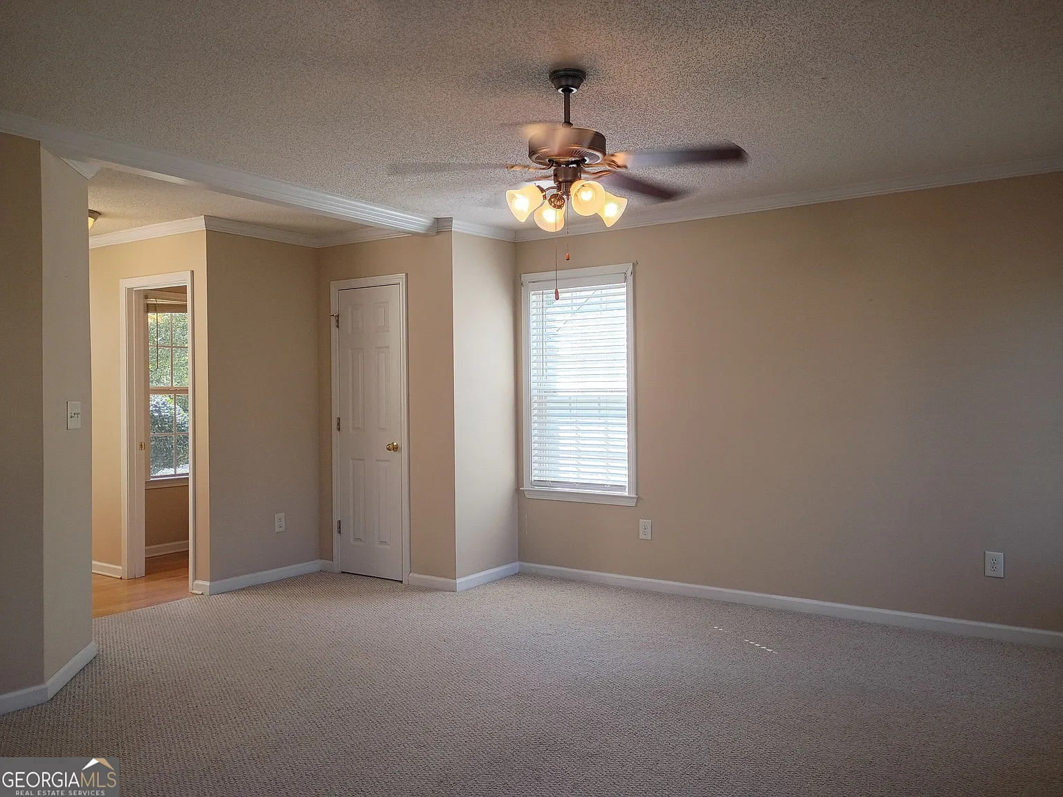 4 bed, 2.5 bath, 1704 sqft, $1,850 — Photo 3