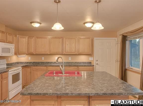 2nd image of 654 Blanket Blvd