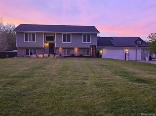5158 Coldwater Rd, Lapeer, MI 48446
