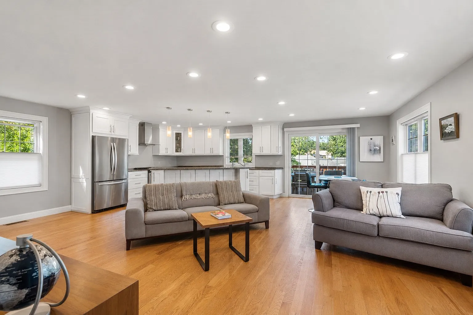 3 bed, 3.5 bath, 2060 sqft, $5,500 — Photo 1