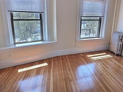 3rd image of 1390-7 Beacon St