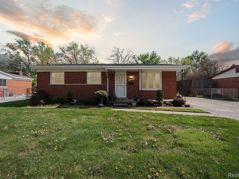 1st image of 20624 Carlier St