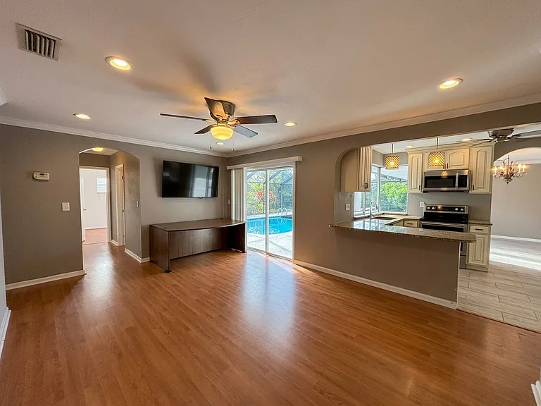 116 Holmes Pl — Photo 9