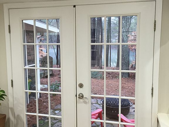 2nd image of 335 Cove Island Way NE