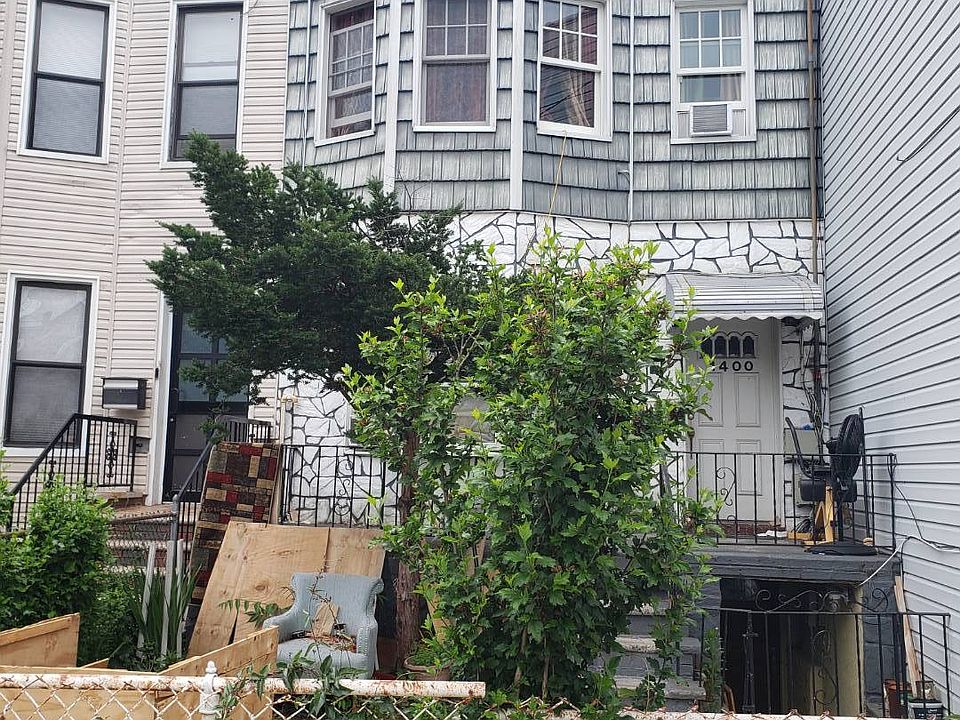 1st image of 1400 E 92nd St