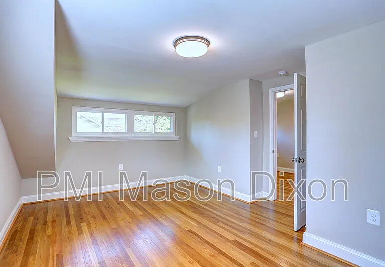 330 Compton Ave — Photo 37