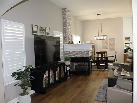 4th image of 8680 Watercrest Dr