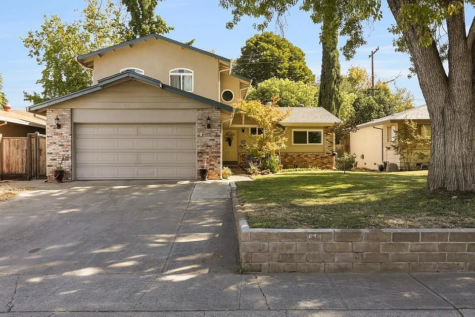 5865 Sharps Cir photo 1