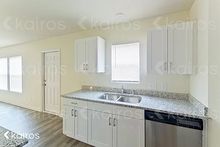 15601 Briar Forest Dr — Photo 7