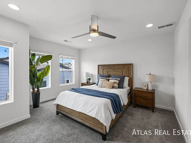 Akron Townhomes — Photo 12