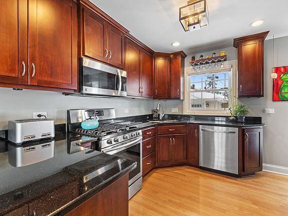 Plenty of lighting, solid cabinetry, SS appliances