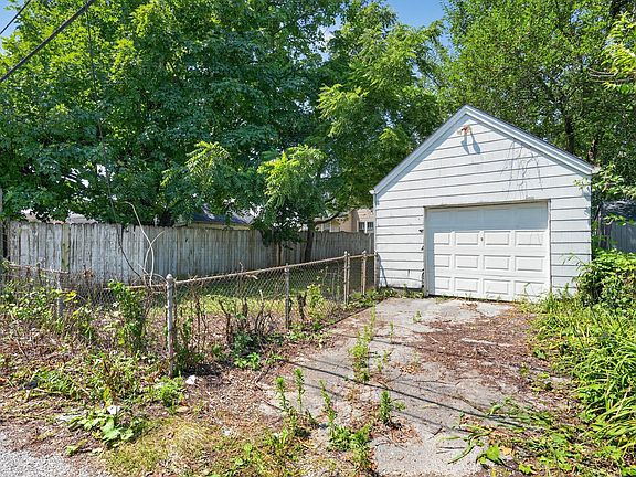 3rd image of 584 Chestershire Rd